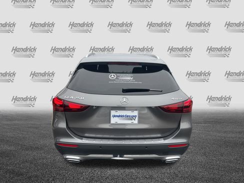 Used 2025 Mercedes-Benz GLA 250 4MATIC image 9