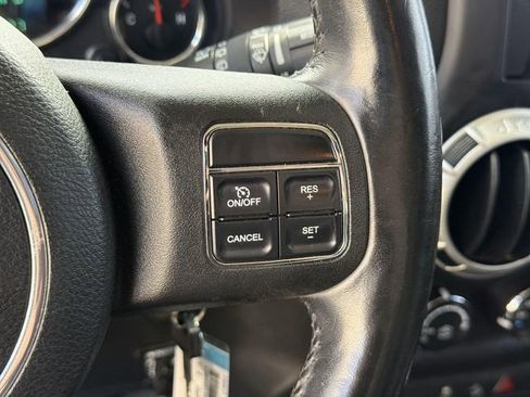 Used 2011 Jeep Wrangler Rubicon w/ PWR Convenience Group AWD/4WD image 32