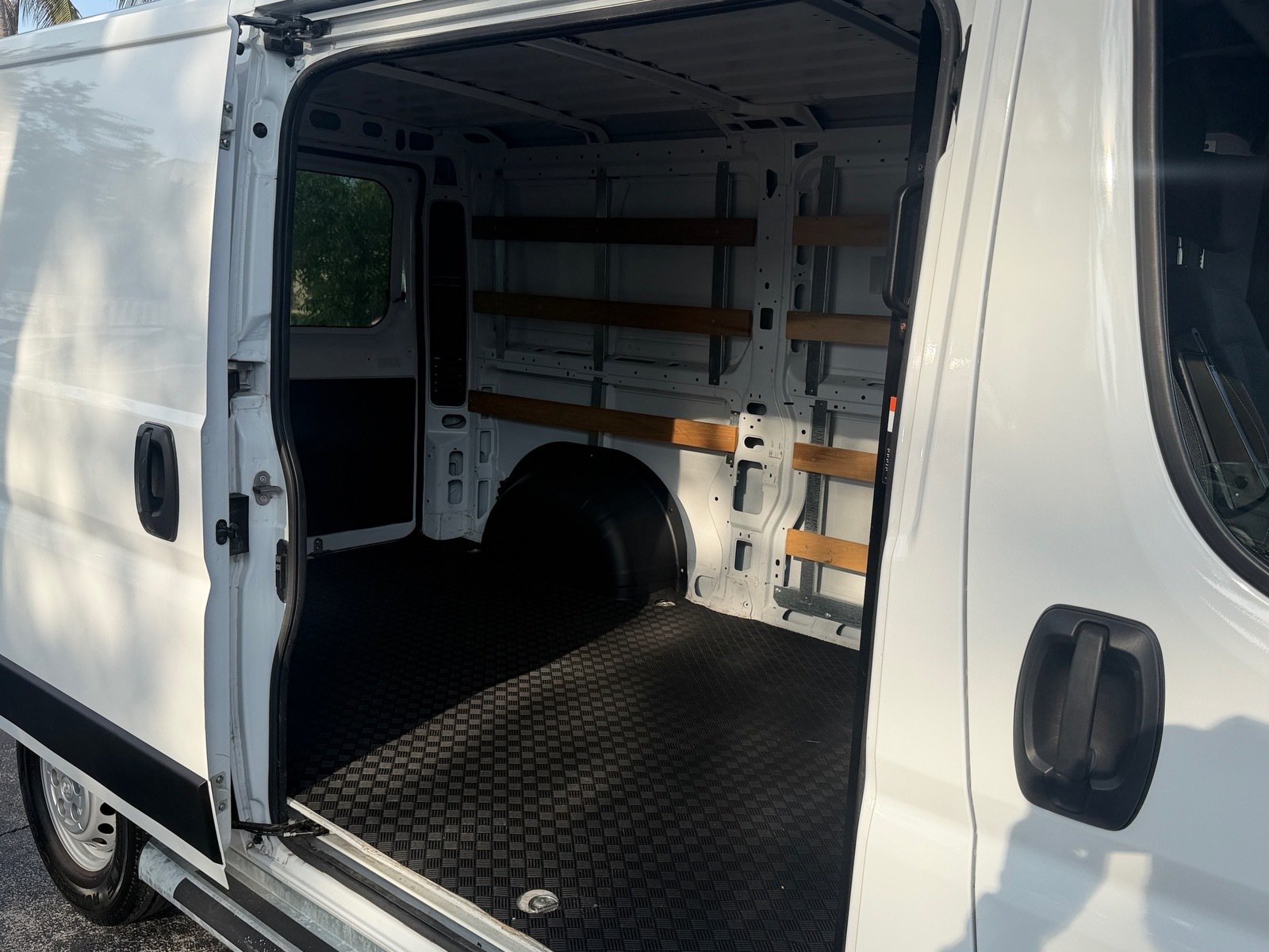 Used 2025 RAM ProMaster 2500 w/ U-Haul Equipment Group FWD image 14