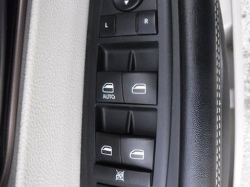 Certified 2020 Chrysler Voyager L image 16