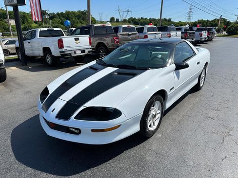 Used 1994 Chevrolet Camaro Z28 RWD image 8