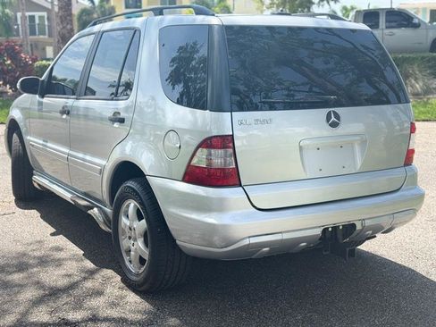 Used 2004 Mercedes-Benz ML 350 4MATIC w/ Sunroof Pkg image 3
