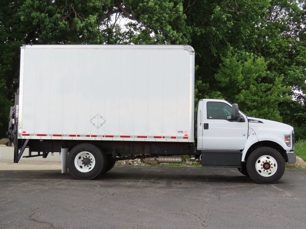 Used 2022 Ford F750 2WD Regular Cab Super Duty image 2