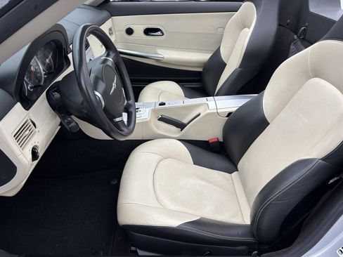 Used 2007 Chrysler Crossfire Limited image 12