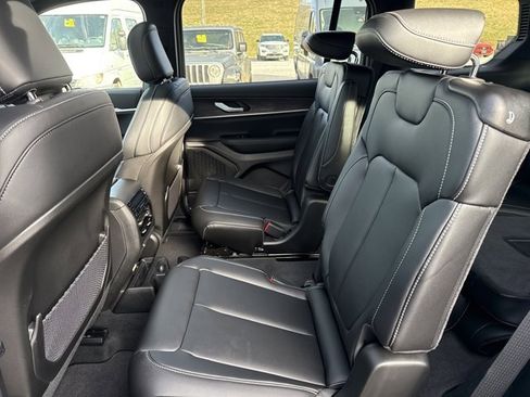 New 2025 Jeep Grand Cherokee L Limited w/ Trailer Tow Package image 6