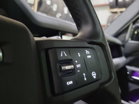 Used 2023 Land Rover Defender 110 X-Dynamic SE AWD/4WD image 16