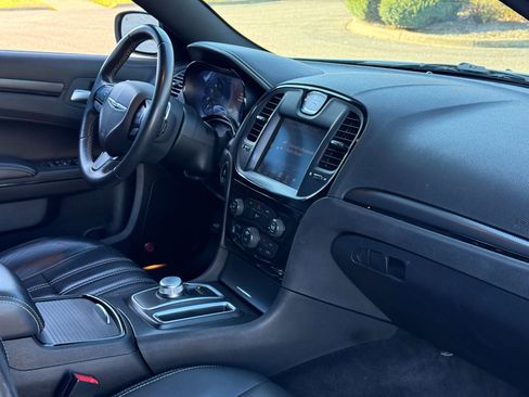 Used 2015 Chrysler 300 S image 24