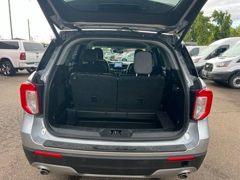 Used 2022 Ford Explorer Limited w/ Equipment Group 301A AWD/4WD image 12