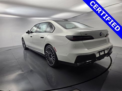 Certified 2025 BMW 760i xDrive image 13