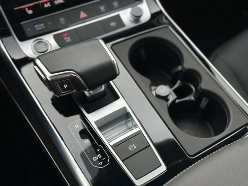 Used 2025 Audi Q7 2.0T Premium w/ Convenience Plus Package image 17