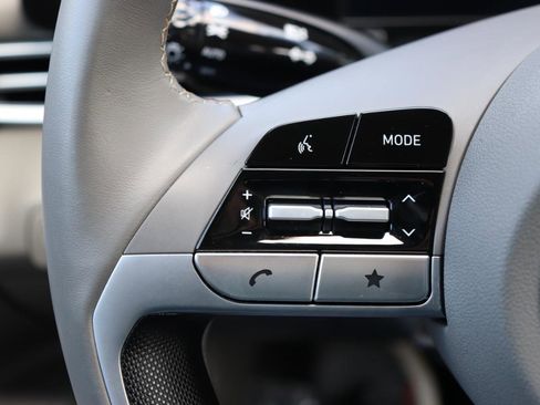 Used 2025 Hyundai Elantra SEL FWD image 29