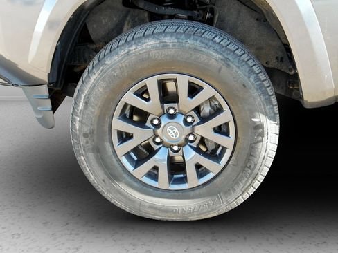 Used 2020 Toyota Tacoma SR5 w/ Technology Package image 11