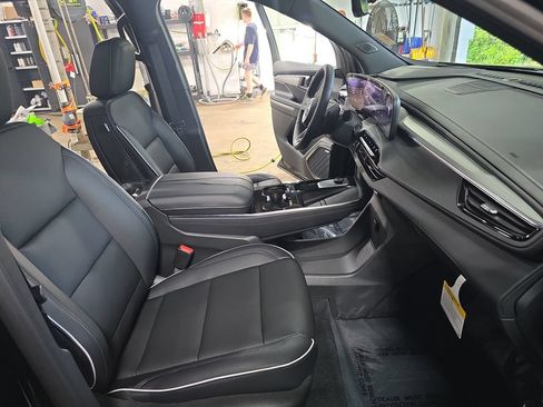 New 2027 Buick Enclave Preferred w/ Power Package FWD image 10