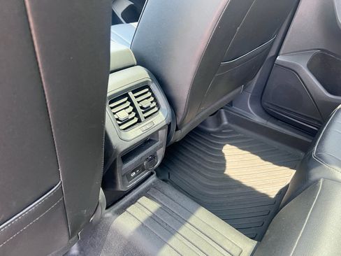 Used 2023 Volkswagen Tiguan SE R-Line AWD/4WD image 19