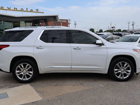 Used 2021 Chevrolet Traverse High Country FWD image 5