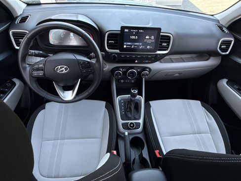 Certified 2024 Hyundai Venue SEL FWD image 23