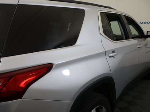 Used 2020 Chevrolet Traverse LT w/ LT Premium Package FWD image 7