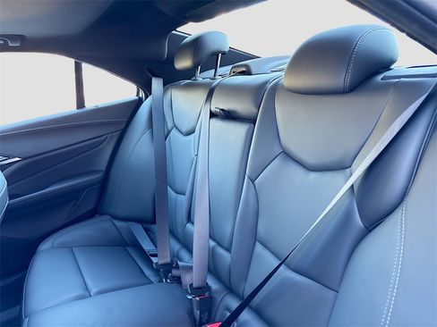 Used 2025 Cadillac CT4 Luxury image 25