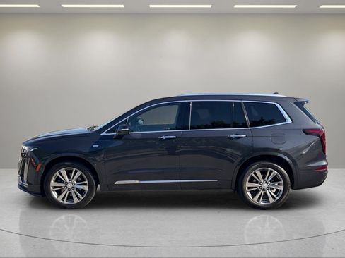 Used 2023 Cadillac XT6 Premium Luxury FWD image 2