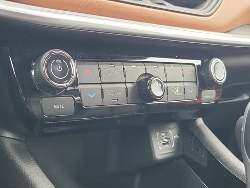 Certified 2025 Jeep Compass Limited AWD/4WD image 29