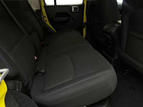 Used 2023 Jeep Wrangler Unlimited Rubicon 4xe w/ Cold Weather Group AWD/4WD image 40