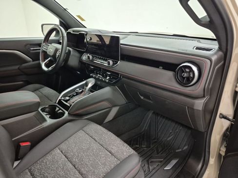 Used 2024 Chevrolet Colorado Z71 w/ Z71 Convenience Package 2 image 30