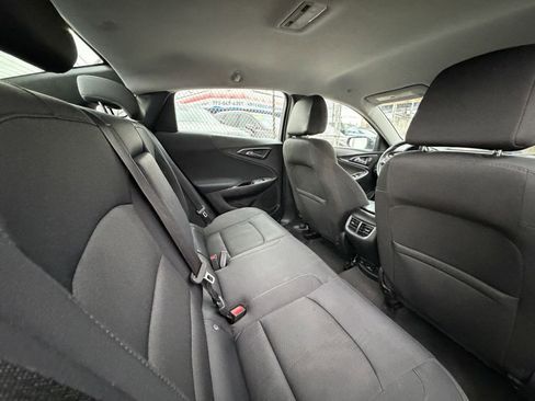 Used 2017 Chevrolet Malibu LT image 23