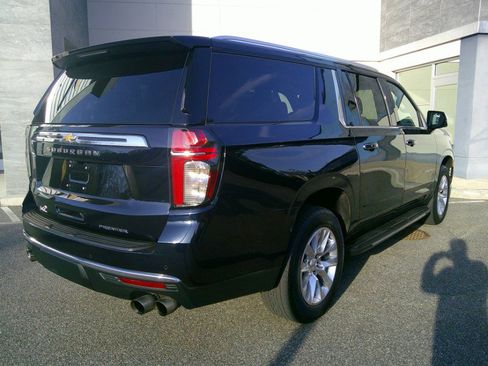 Used 2021 Chevrolet Suburban Premier w/ Premium Package AWD/4WD image 65