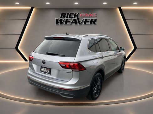 Used 2024 Volkswagen Tiguan SE AWD/4WD image 6