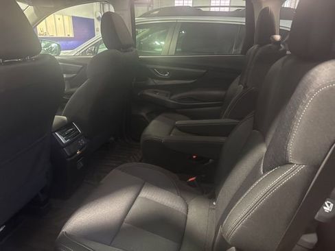 Used 2025 Subaru Ascent Premium image 8