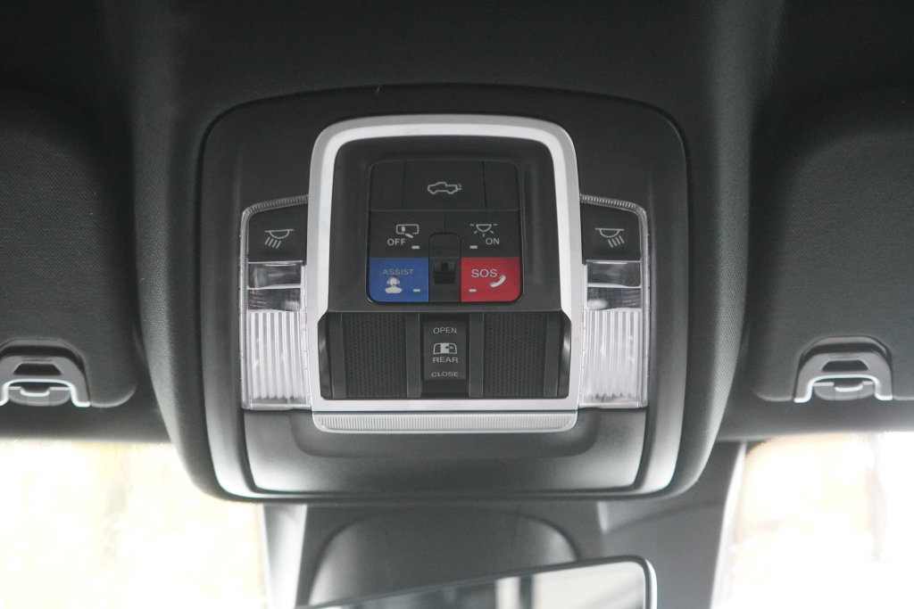 Used 2023 RAM 1500 Laramie AWD/4WD image 27