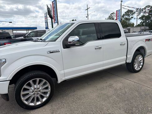 Used 2020 Ford F150 Platinum w/ Equipment Group 701A Luxury image 4
