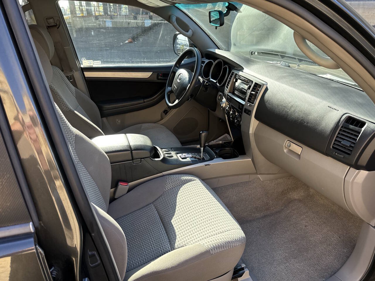 Used 2007 Toyota 4Runner SR5 AWD/4WD image 6