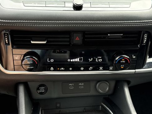 Used 2026 Nissan Rogue SL AWD/4WD image 11