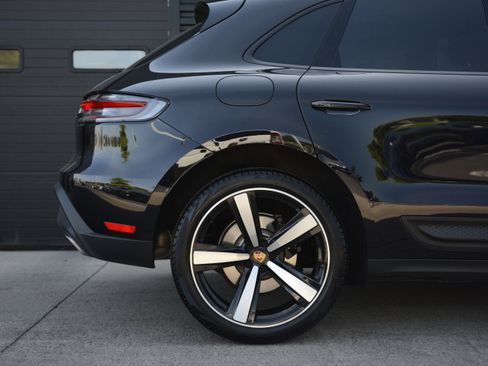 Certified 2026 Porsche Macan AWD/4WD image 40