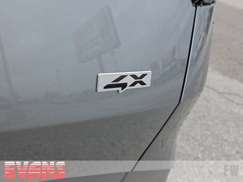 Used 2024 Kia Sportage LX AWD/4WD image 3