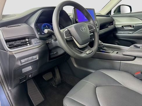 Used 2024 Toyota Grand Highlander AWD image 18