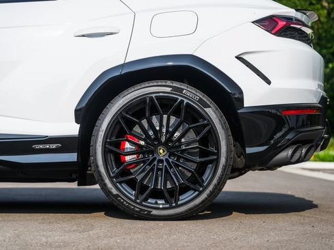 Used 2025 Lamborghini Urus SE AWD/4WD image 10