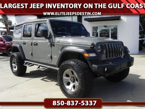 Used 2018 Jeep Wrangler Unlimited Sport S AWD/4WD image 1