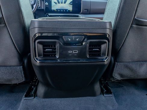 Used 2022 GMC Sierra 1500 AT4 w/ AT4 Premium Package AWD/4WD image 32