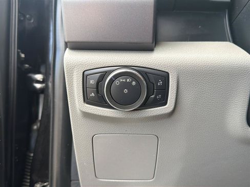 Used 2015 Ford F150 XLT RWD image 22