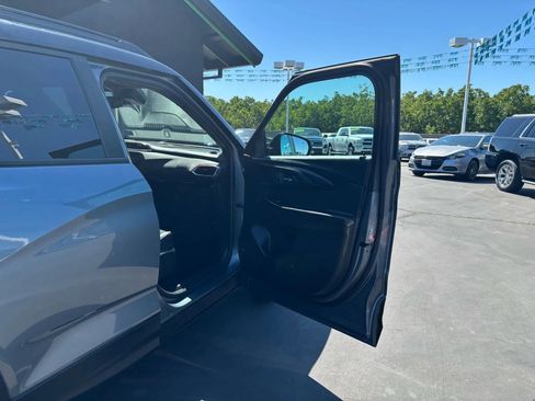 Used 2021 Chevrolet TrailBlazer RS w/ Technology Package image 12