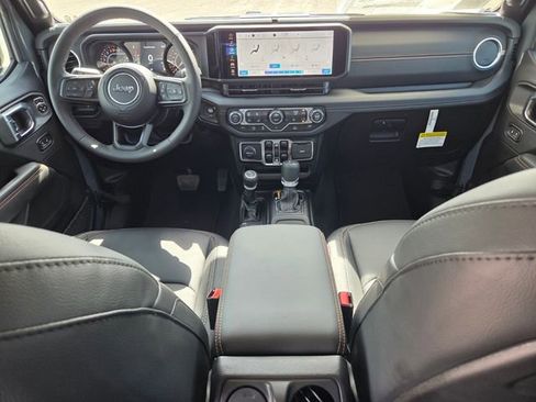 New 2026 Jeep Gladiator Sahara image 17