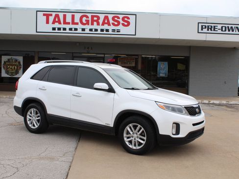 Used 2014 Kia Sorento LX AWD/4WD image 2
