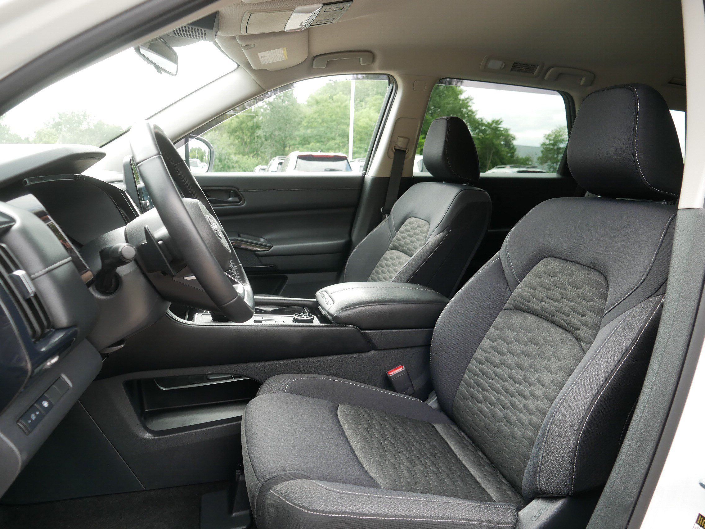 Certified 2024 Nissan Pathfinder SV AWD/4WD image 33