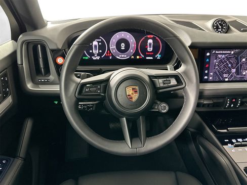 Certified 2025 Porsche Cayenne Coupe image 18