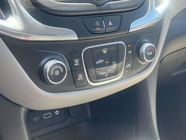 Used 2022 Chevrolet Equinox LS AWD/4WD image 18
