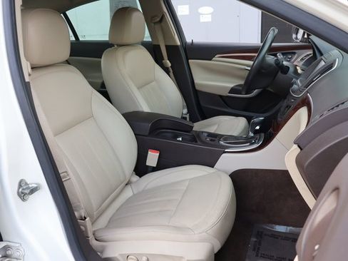 Used 2015 Buick Regal Premium w/ Experience Buick Package image 17