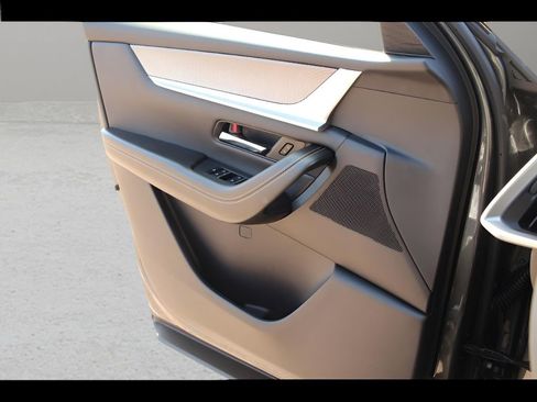 Used 2025 MAZDA CX-90 3.3 Turbo w/ Preferred Package image 13