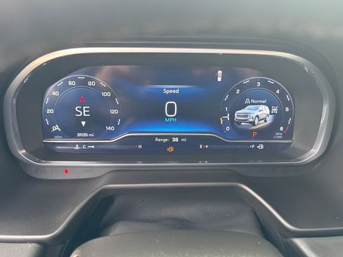 Used 2023 Chevrolet Suburban High Country image 20